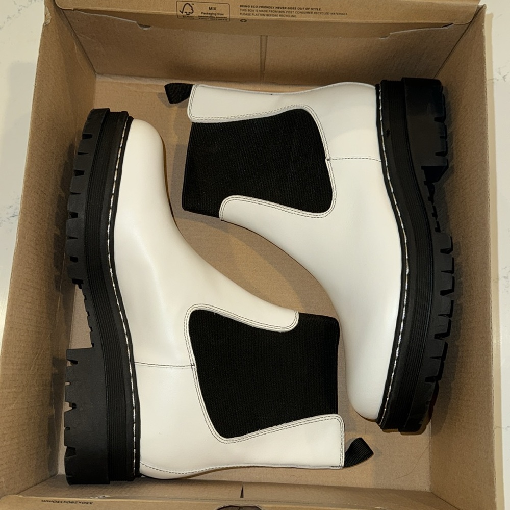 Marc Fisher fashion boots new in box!